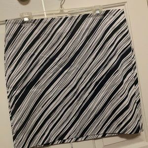 Black and white Ann Taylor skirt